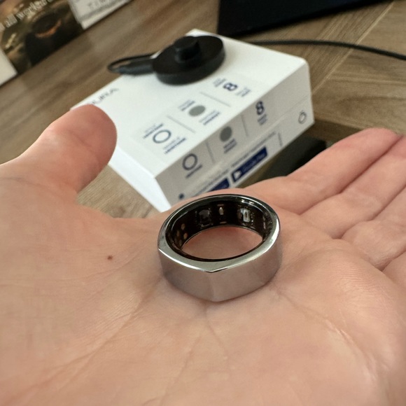 Oura Silver Heritage Ring Gen 3 - Size 8 - Picture 3 of 3